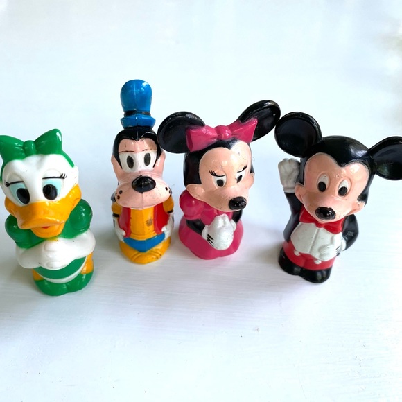 Seven vintage Disney figurines. Minnie Mickey daisy and Goofy - Picture 11 of 11